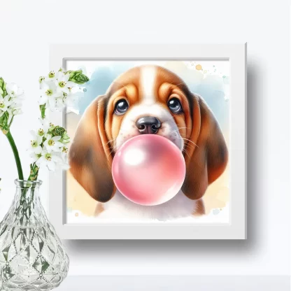 Decore o quarto infantil com um quadro adorável de cachorro soprando bola de chiclete. Qualidade superior e design encantador. Compre já!