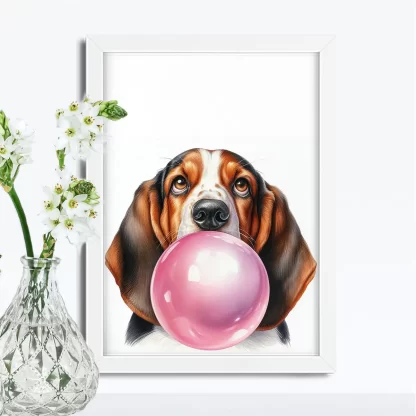 Quadro Cachorro Basset Fofo com Bola de Chiclete